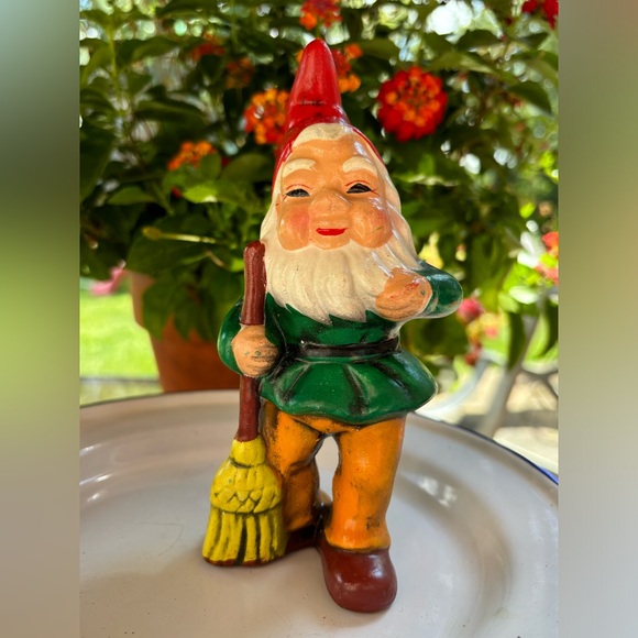 Vintage Chalk-ware Gnomes - Picture 6 of 12